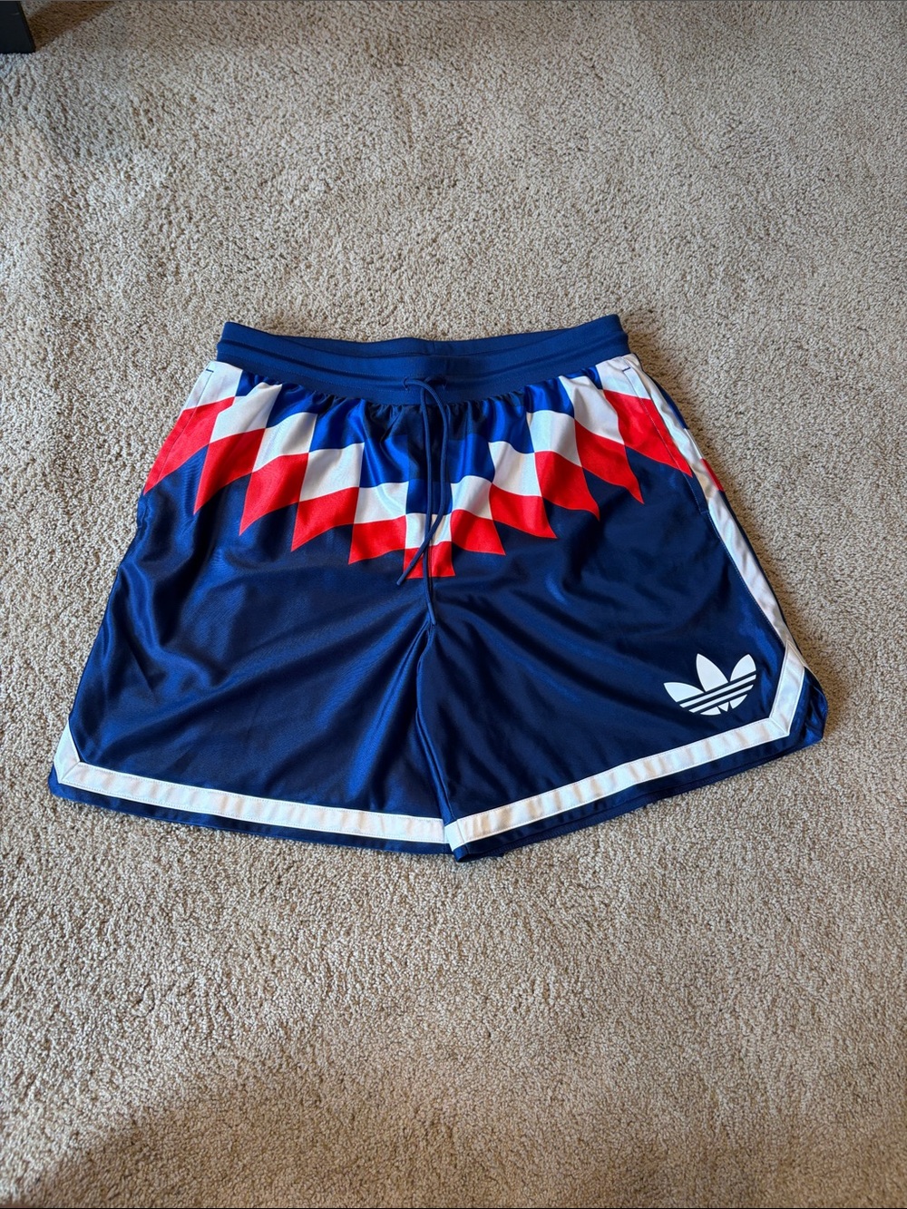adidas originals Men’s printed diamond shorts